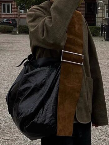 Fashionable and versatile contrasting color dark wide shoulder strap niche design single shoulder crossbody bag trendy