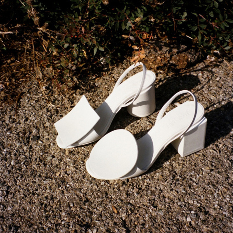 Square heel sandals for women, Roman square, trendy, personalized, thick heel, back strap, white sandals in large size - Image 2